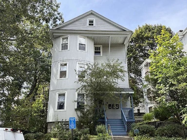 11 Olga Ave — Photo 2