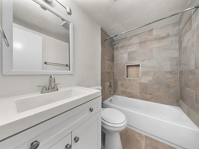 12914 Doty Ave — Photo 12