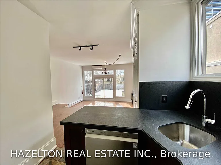 19 Lowther Ave #3 — Photo 11