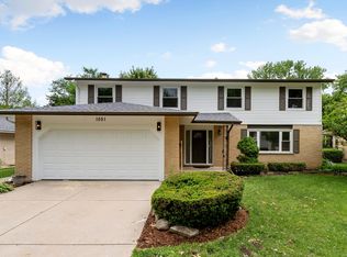 1051 N King Charles Ct, Palatine, IL 60067