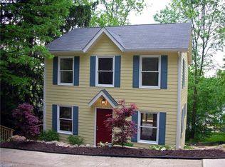 43 W Cottage St, Chagrin Falls, OH