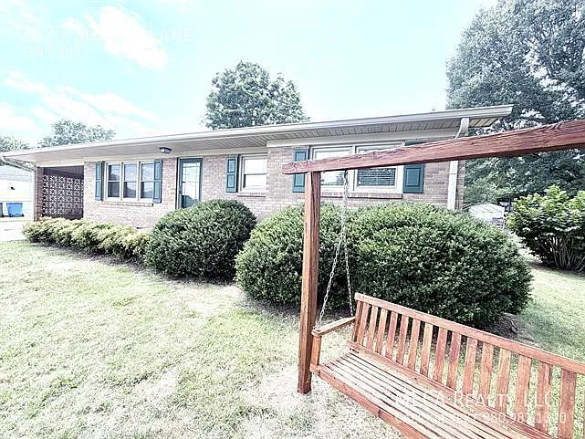 2623 Sherry Ln — Photo 2