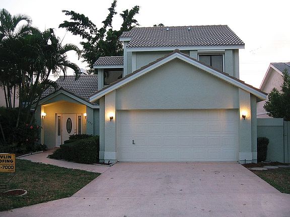 3rd image of 1333 Naples Lake Dr