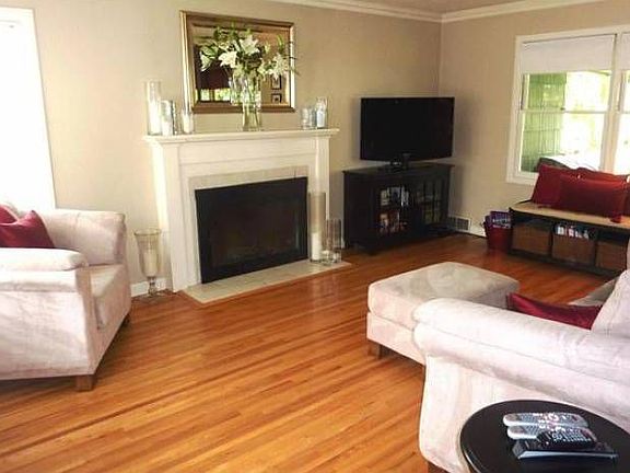 Living Room (to back)