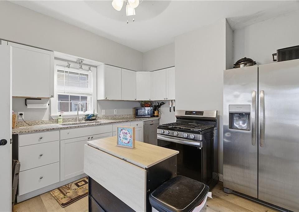 1st image of 25 Hoppin Ave
