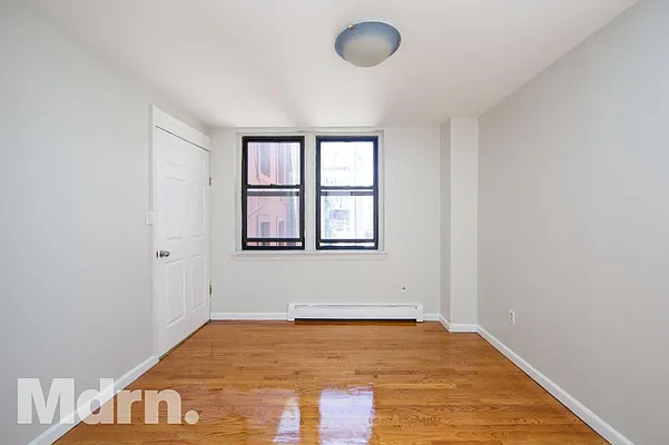 Rented by Mdrn Residential | media 14