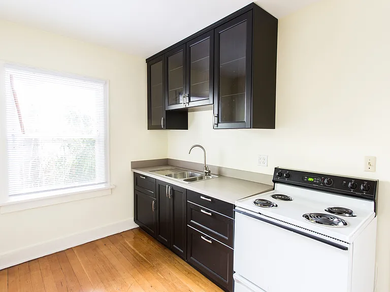 2102 SE 12th Ave #12 — Photo 3