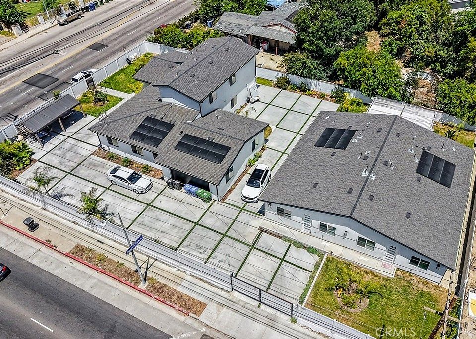 1st image of 18853 Saticoy St