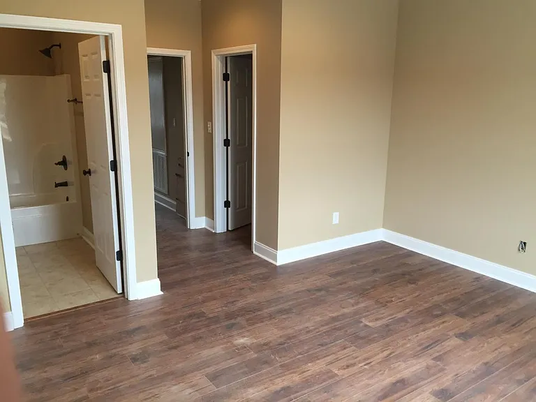 1319 Ashleys Dr — Photo 14