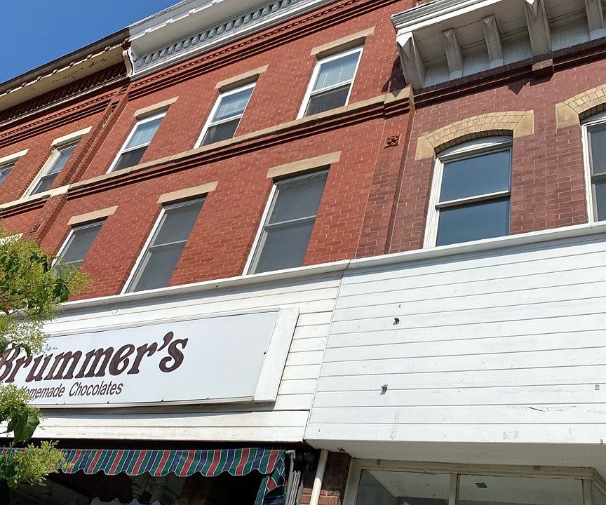 1st image of 131 E Broad St