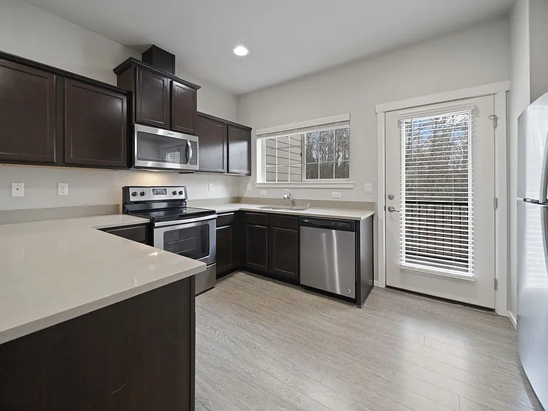 21000 Viking Ave NW — Photo 1