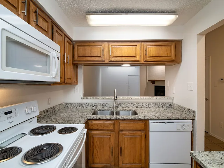 East Landing Townhomes — Photo 14