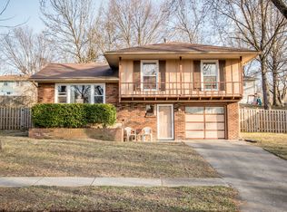 1721 N McCoy St, Independence, MO 64050