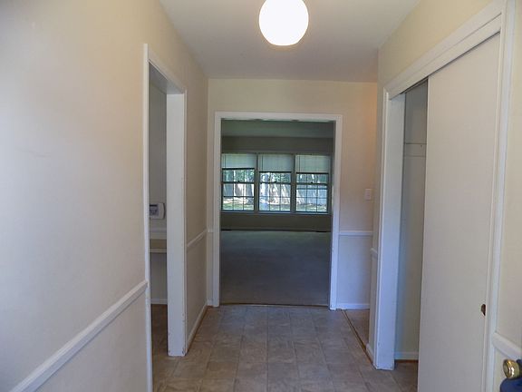 3rd image of 590 Falmouth Cir