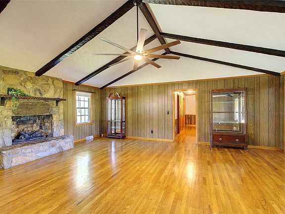 5th image of 309 Randall Rd