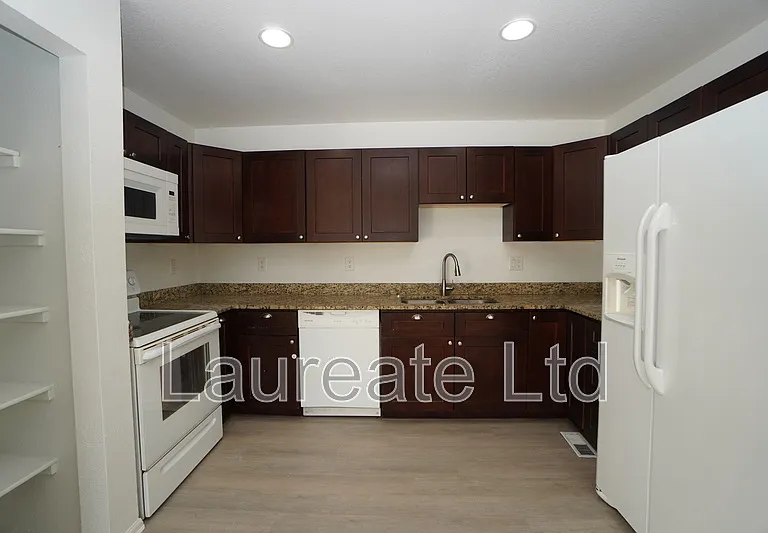 2995 W Yale Ave — Photo 5