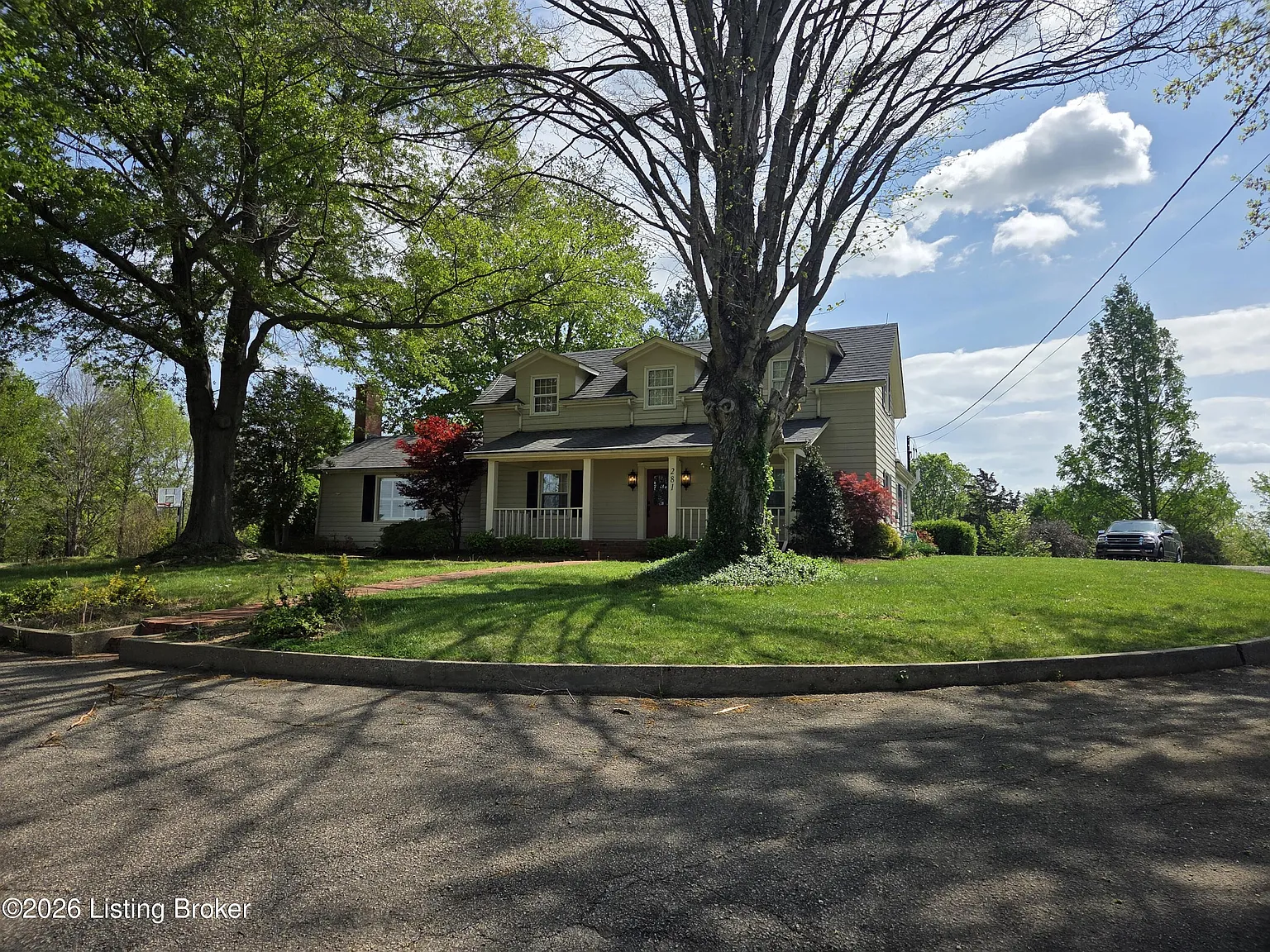 3 bed, 2.0 bath, 2800 sqft, $2,900 — Photo 3