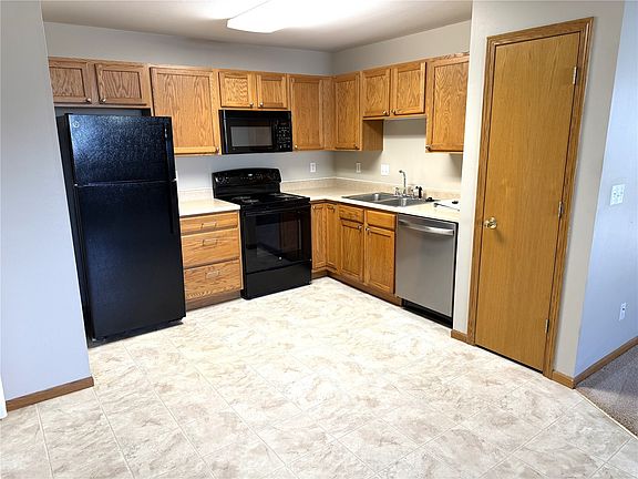 2nd image of 6715 Creekside Dr NE Unit 2