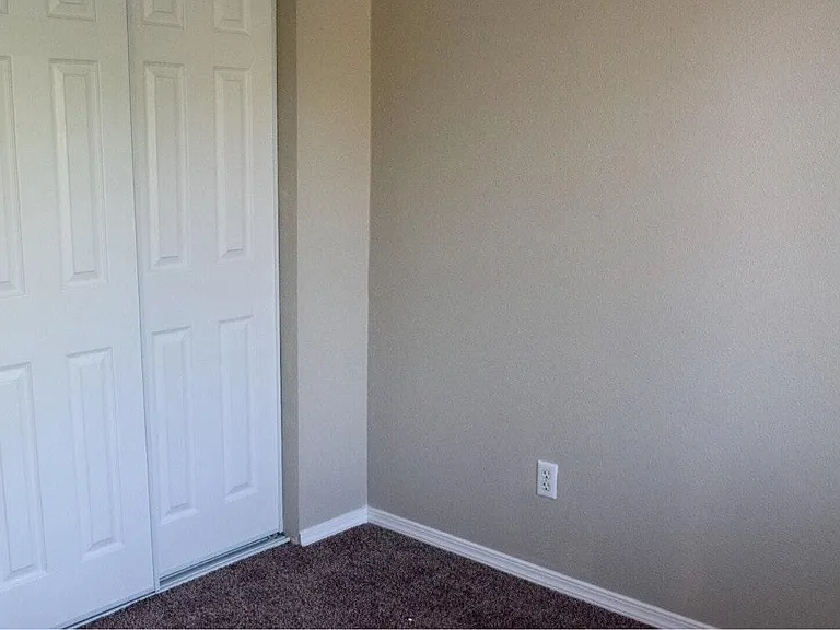 885 NE Scott Ct — Photo 15