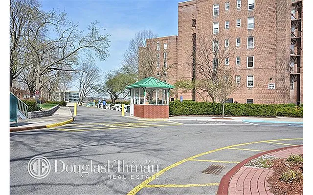 Sold by Douglas Elliman | media 18