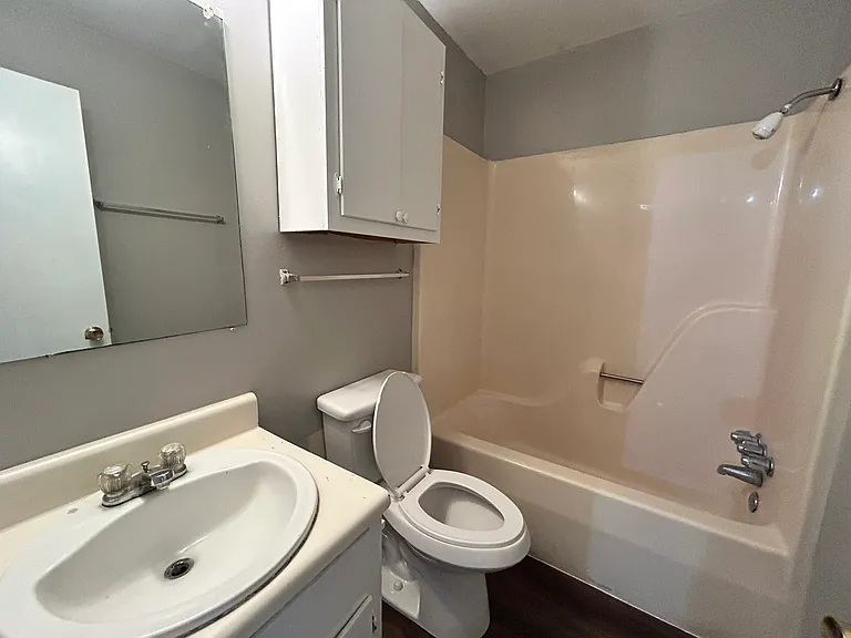 2710 S Taft St #4 — Photo 7