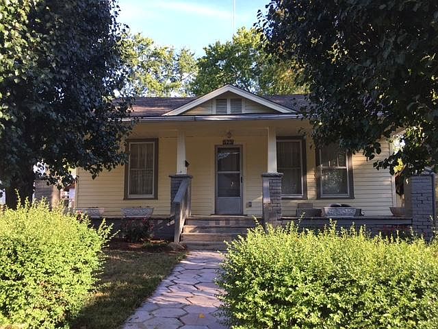 1st image of 525 NE Cedar Ave