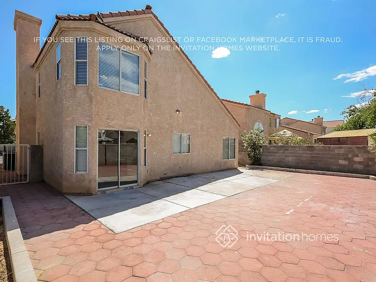 7312 Queen Palm Dr — Photo 17