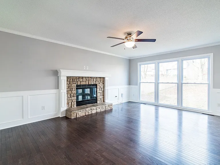 15704 Outlook St — Photo 10