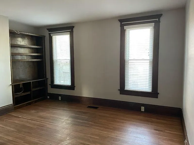436 E Redbud Aly — Photo 10