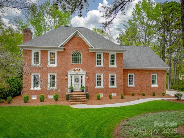 1176 Fawn Ridge Rd NW, Concord, NC 28027