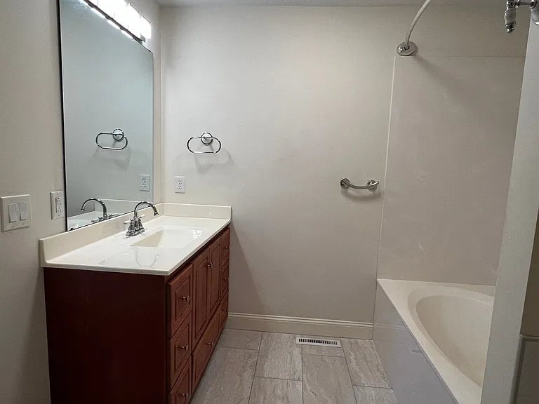 4345 S Roanoke Ave — Photo 7