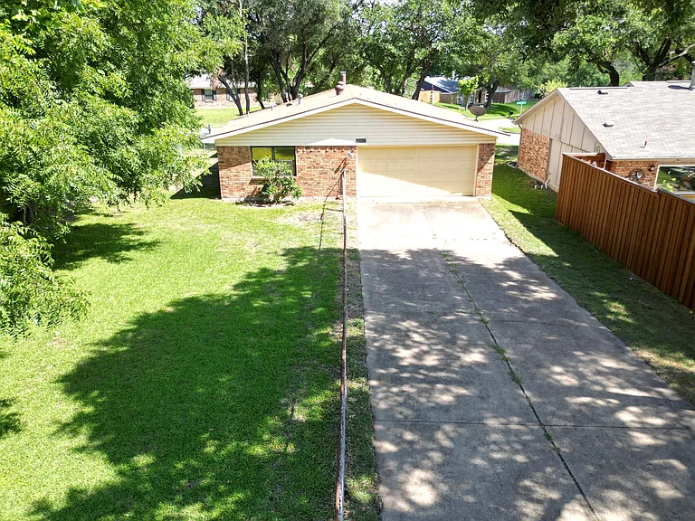 3401 Meadow Oaks Dr — Photo 19