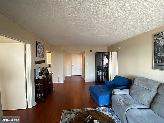 3rd image of 200 Lombard St #626