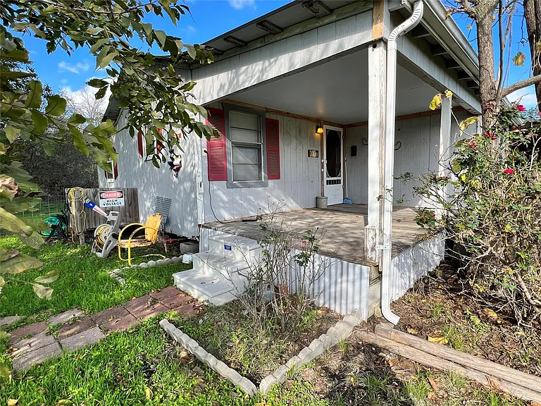 1621 FM 431 — Photo 2