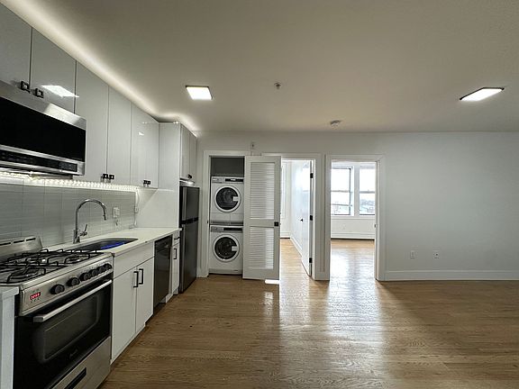3rd image of 70 Lexington Ave #20E