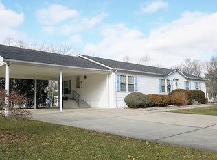 16 Copperfield Dr, Cream Ridge, NJ 08514