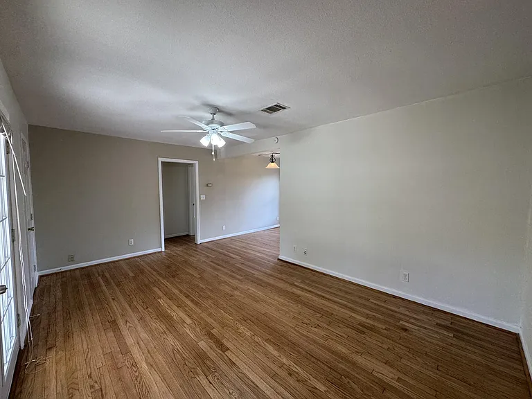 216 Gale St — Photo 9