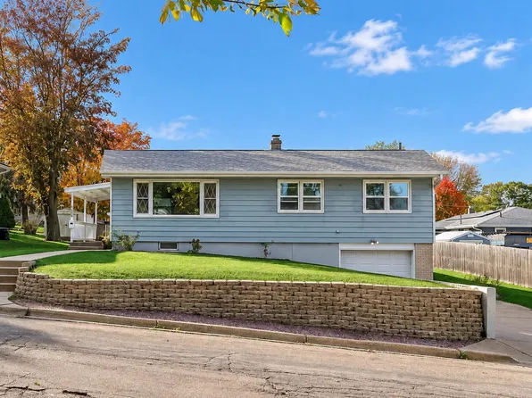 506 S Union St, Dodgeville, WI 53533