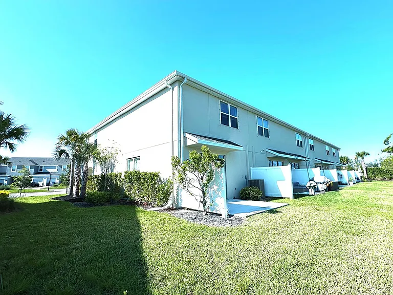 5770 Windy Bay Ter — Photo 4