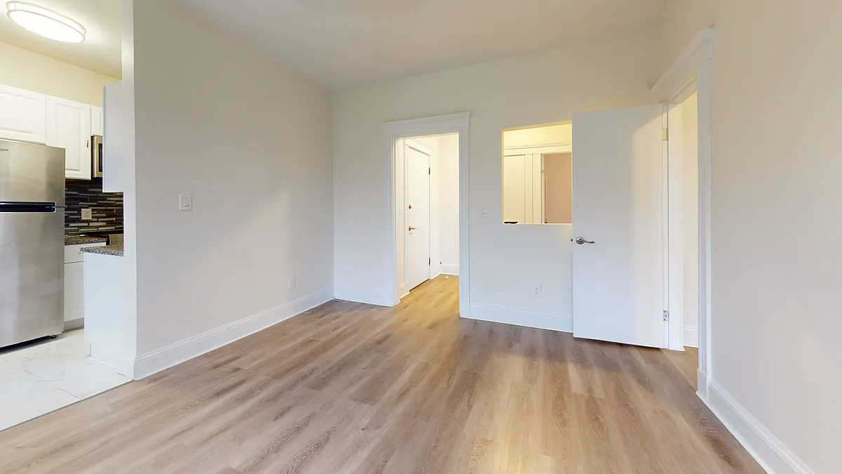 Building Photo - 374 Chestnut Hill Ave #52