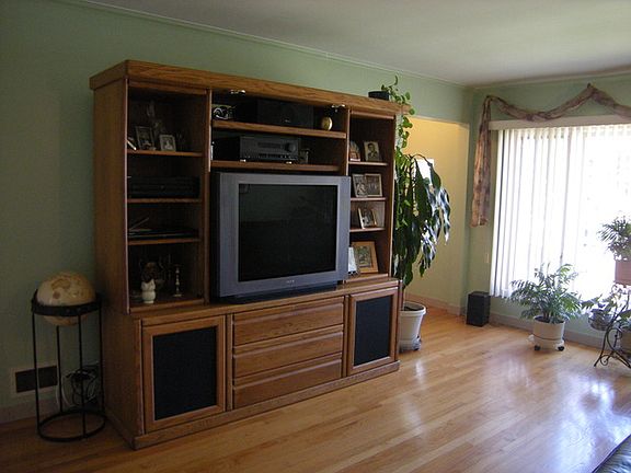 2nd image of 7332 N Oconto Ave