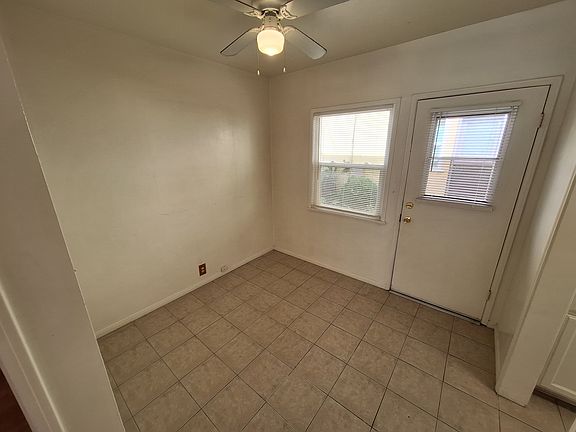 5th image of 4424 Illinois St