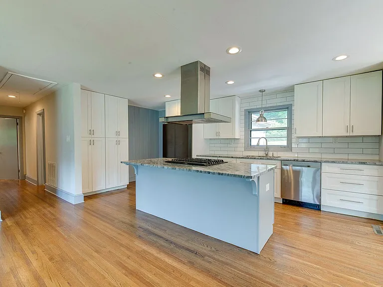 3921 Sheffield Dr — Photo 11