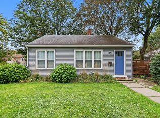 208 N Oak St, Buchanan, MI 49107