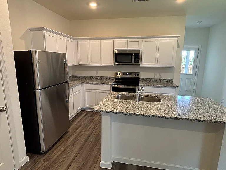 5512 Hastings Ln — Photo 5