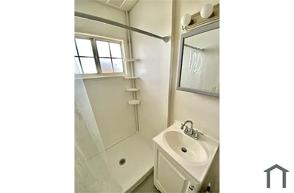 Building Photo - 11330 Palm Dr #8