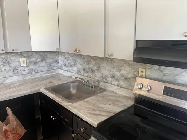 15812 NW 39th Ct #15812, Opa Locka, FL 33054