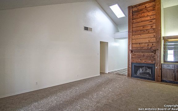 3rd image of 8903 Timber Elm St