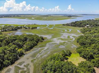 6927 Russell Rd, Wadmalaw Island, SC 29487