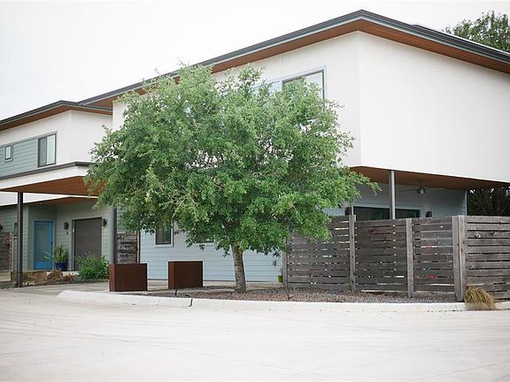 3rd image of 2101 Montopolis Dr #9